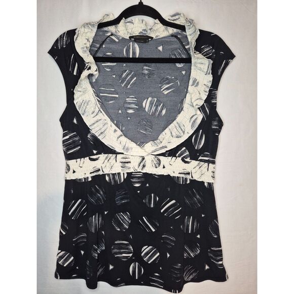 BCBG  MAXAZRIA black and white sleeveless ruffle blouse Woman's Size Medium - Picture 1 of 4